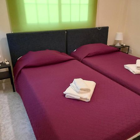2 Bedroom Apartment Near Finikoudes Larnaca Eksteriør billede