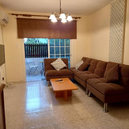 2 Bedroom Apartment Near Finikoudes Larnaca Eksteriør billede