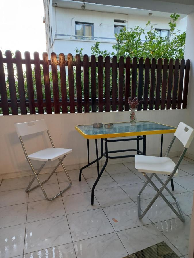 2 Bedroom Apartment Near Finikoudes Larnaca Eksteriør billede