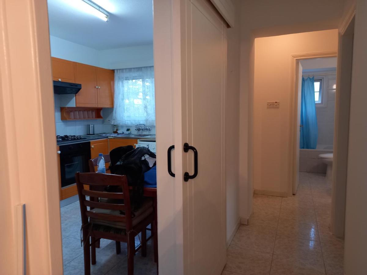 2 Bedroom Apartment Near Finikoudes Larnaca Eksteriør billede
