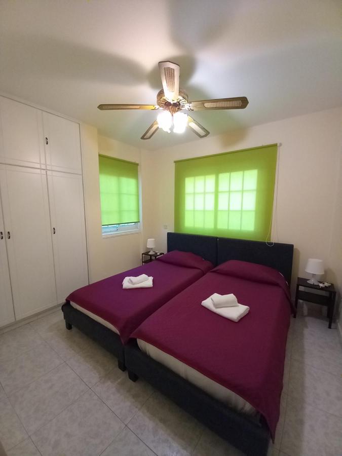 2 Bedroom Apartment Near Finikoudes Larnaca Eksteriør billede