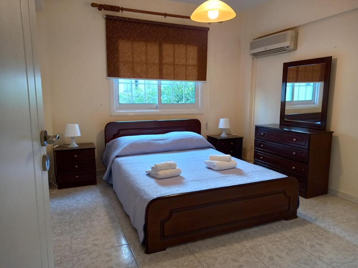 2 Bedroom Apartment Near Finikoudes Larnaca Eksteriør billede