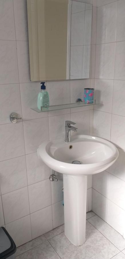 2 Bedroom Apartment Near Finikoudes Larnaca Eksteriør billede